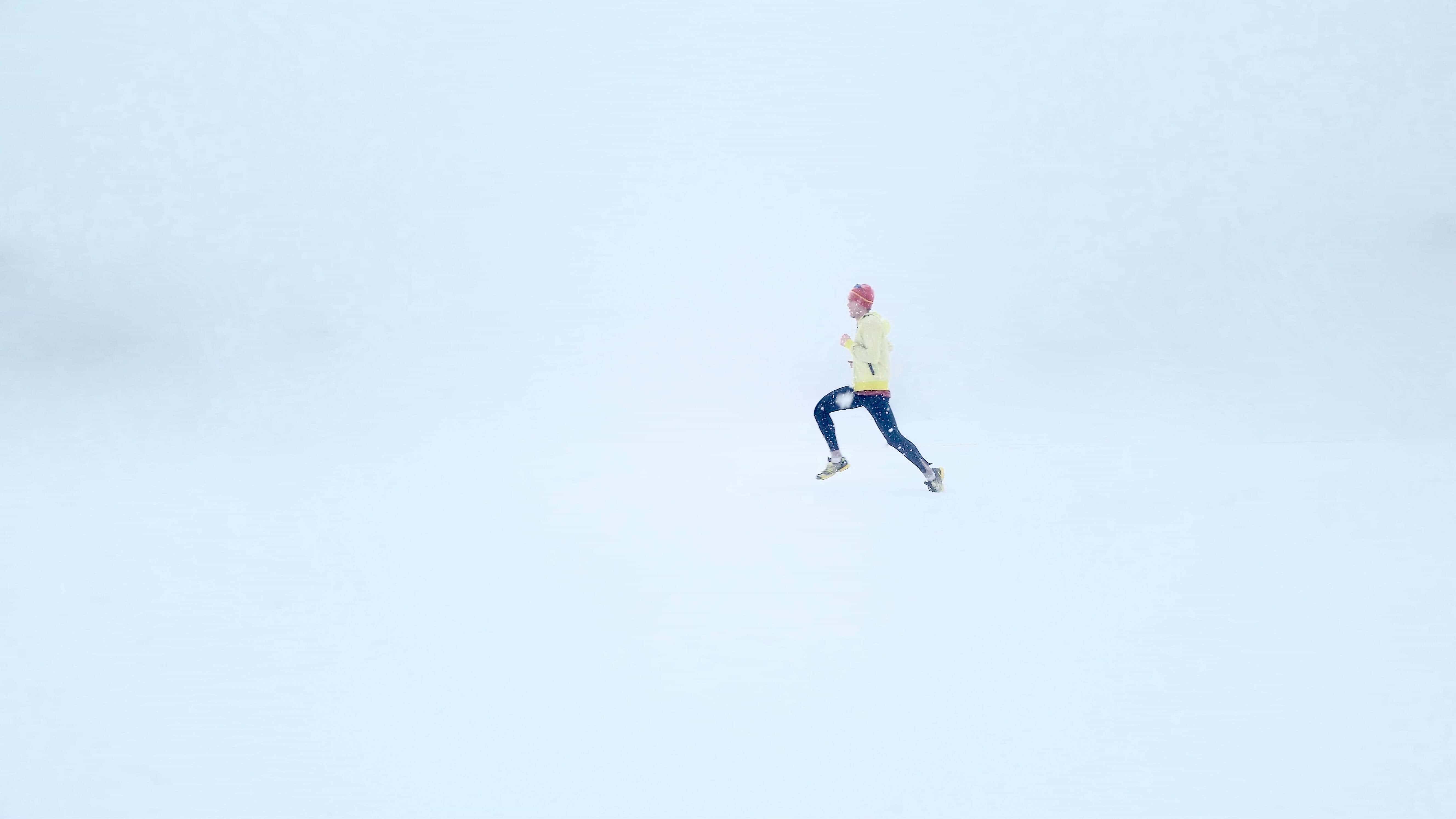 Jak trenować bieganie zimą?